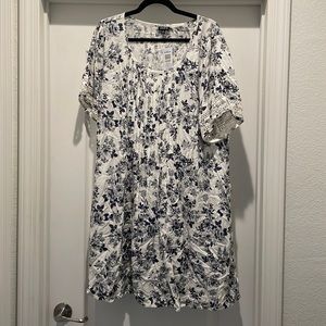 NWT Torrid Blue and White Dress. Small hole